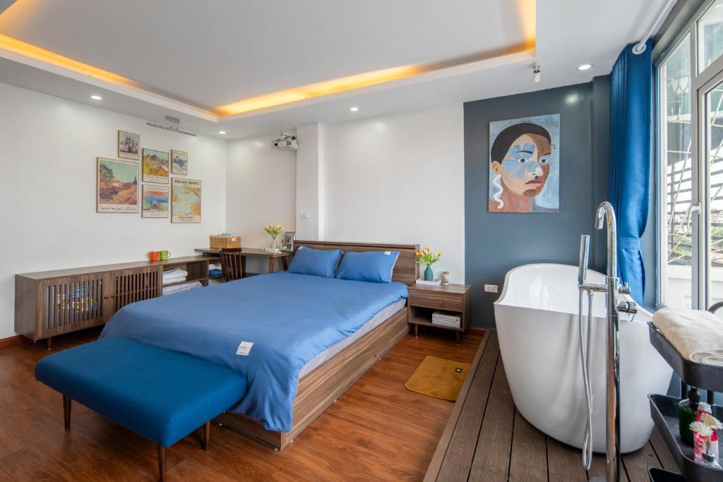 Holly's Elegance Retreat with bathtub in Old Quarter