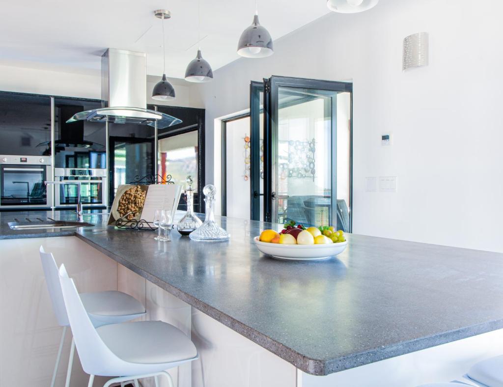 Apt 1 - The Grove Residences photo 2