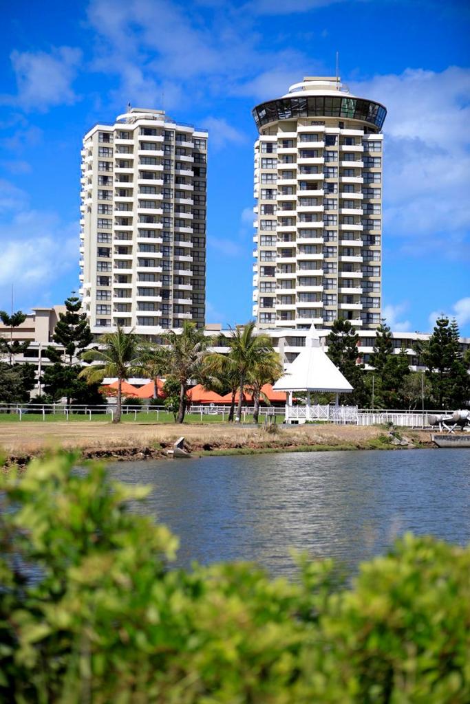 Ramada Hotel & Suites by Wyndham Noumea photo 2