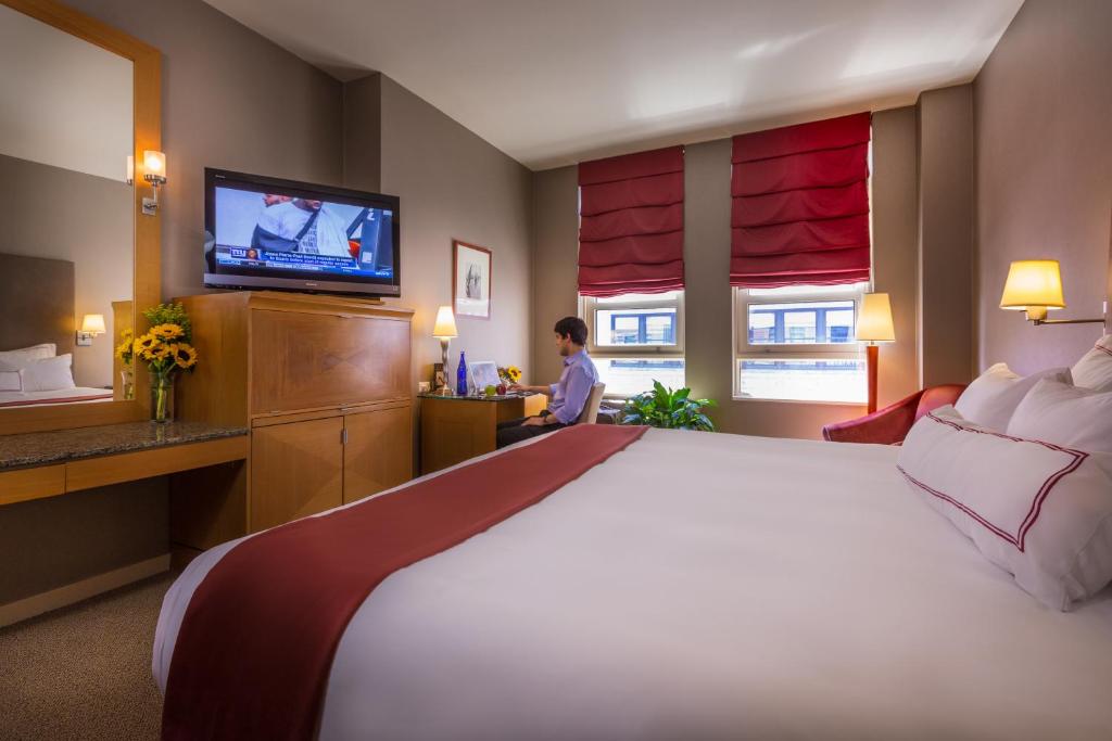 Двухместный (Классический номер с кроватью размера «king-size»), Hotel Giraffe by Library Hotel Collection
