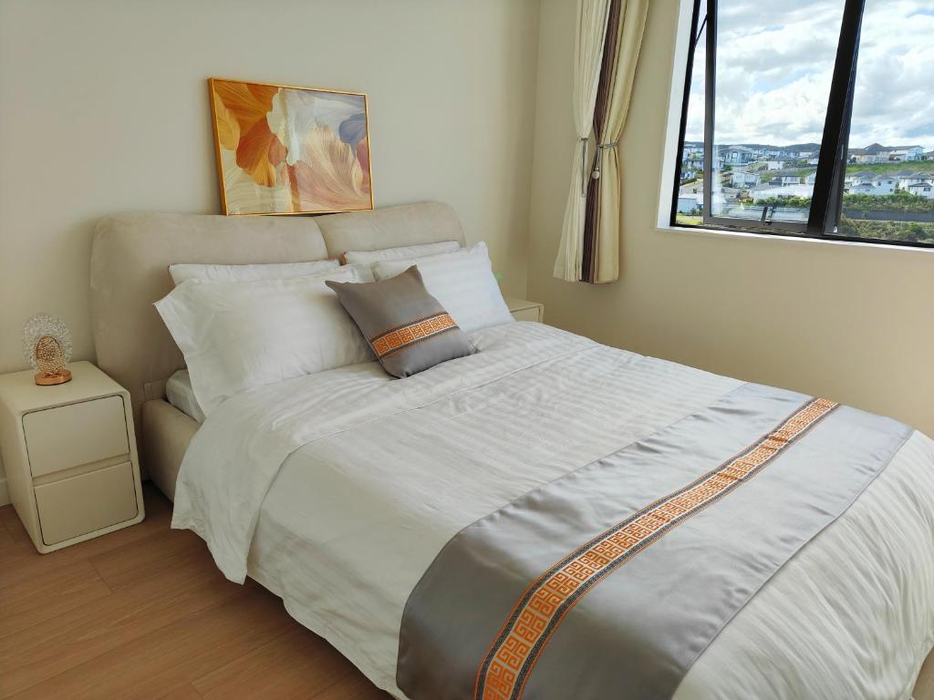 Orewa New house with view on deck near Cafe,bush & river - Tap to explore photos