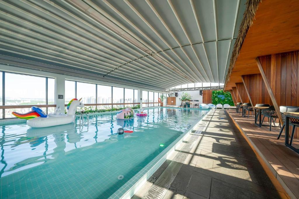 Hotel The Designers Incheon - Tap to explore photos