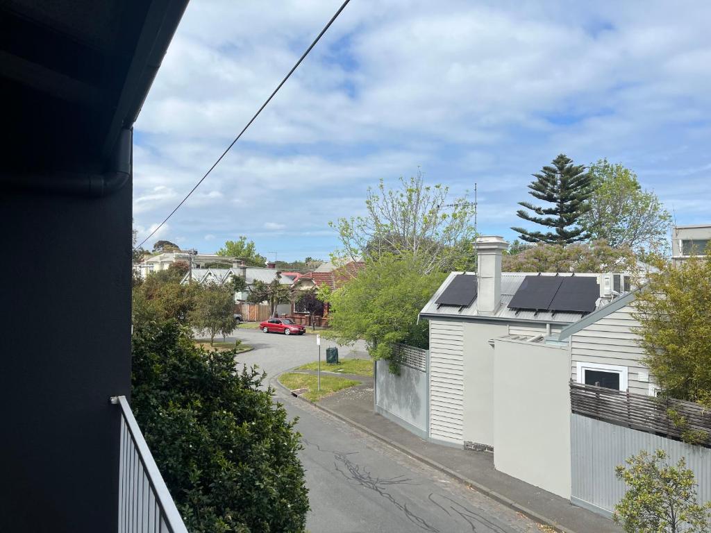 Spacious Middle Park Townhouse, Sleeps 6, Bayside photo 4