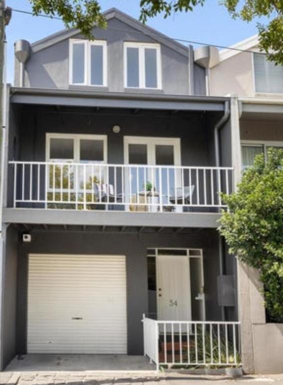 Spacious Middle Park Townhouse, Sleeps 6, Bayside photo 1