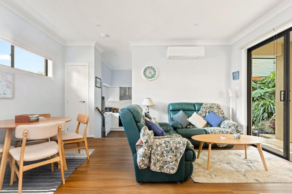 Bea's Cottage in Clontarf Beach photo 2