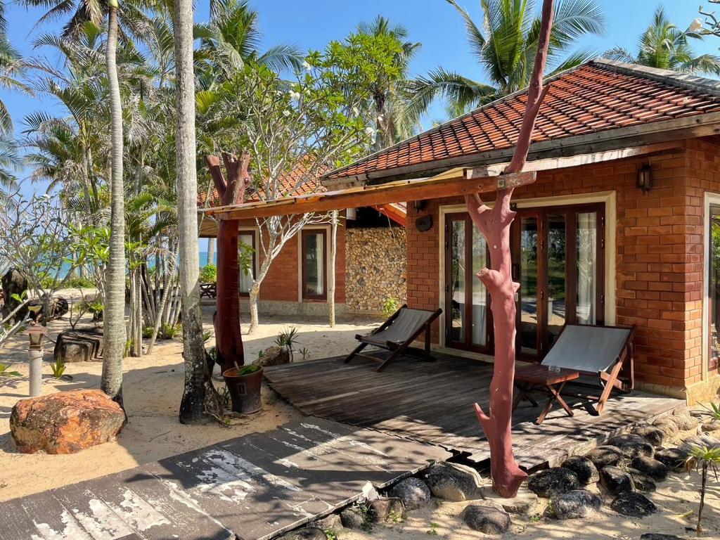 Rachavadee Bankrut Resort - Tap to explore photos