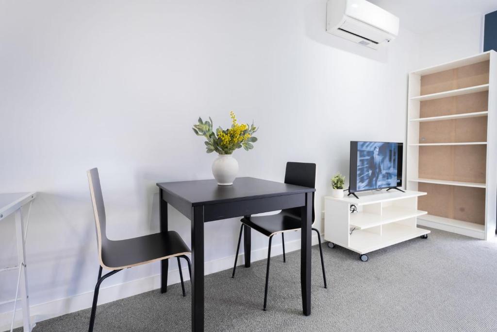 Unparalleled City Convenience 1br Apt Mel Cbd photo 4