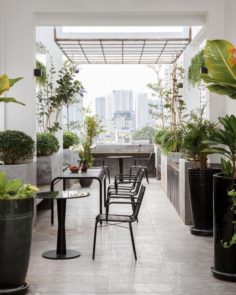 Express by M Village Võ Văn Kiệt