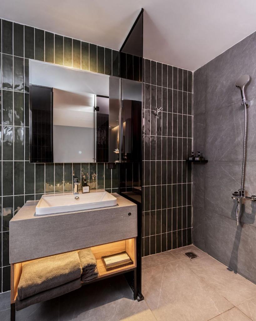 Express by M Village Võ Văn Kiệt, a brand of Modern Village Lifestyle Room Type - Studio No Window