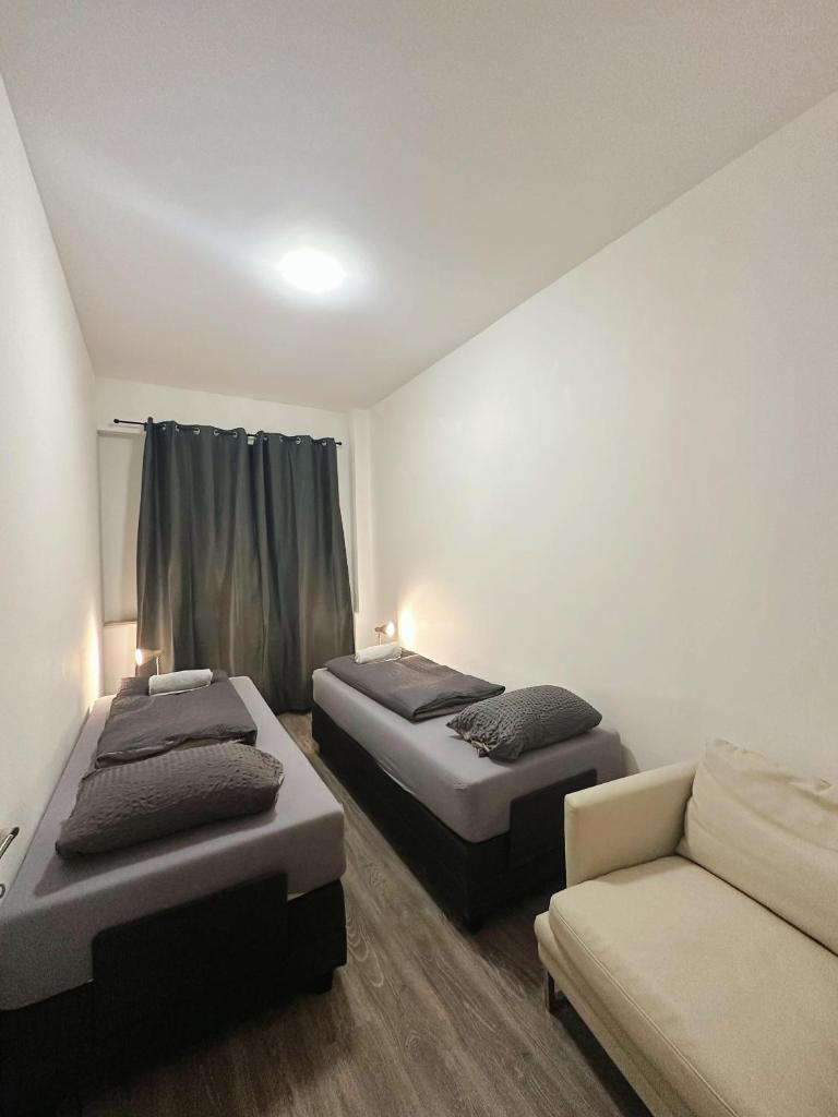 5 Betten Montuerwhonung mit Waschmaschine, Dusseldorf