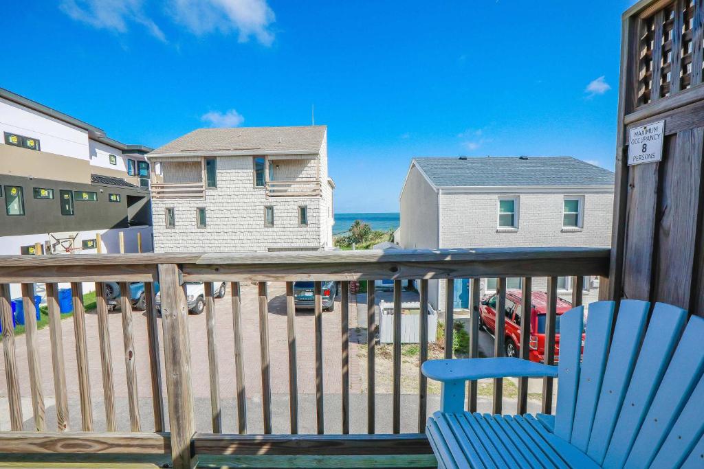 Sojourn's Sea Views with Balcony Sleeps 10 image