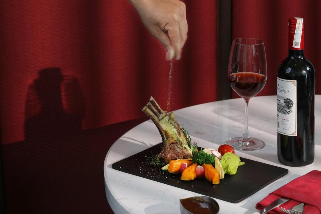 FLC Halong Bay Golf Club & Luxury Resort