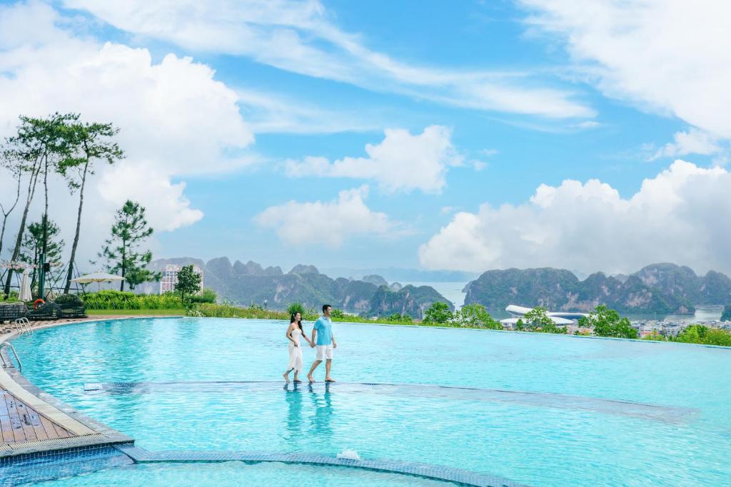 FLC Halong Bay Golf Club & Luxury Resort