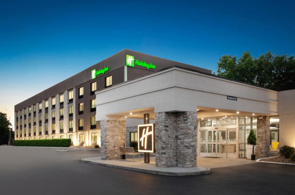 Holiday Inn Cleveland-Mayfield, an IHG Hotel image