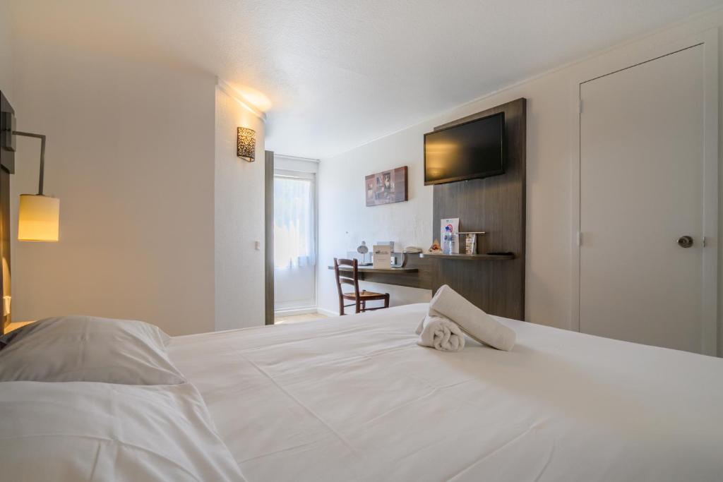 Brit Hotel Reims la Neuvillette - Tap to explore photos