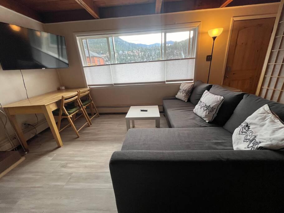 Large Studio LIGHT & VIEWS - Beautiful with Deck - Message Direct image
