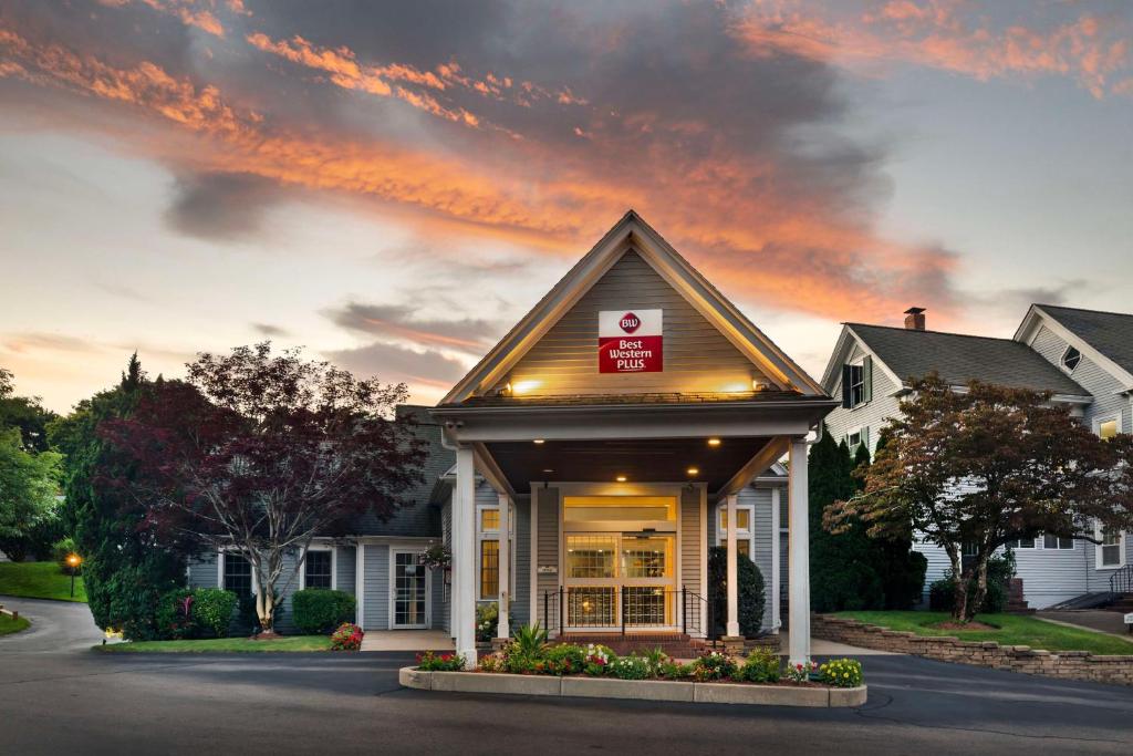 Best Western Plus Cold Spring image