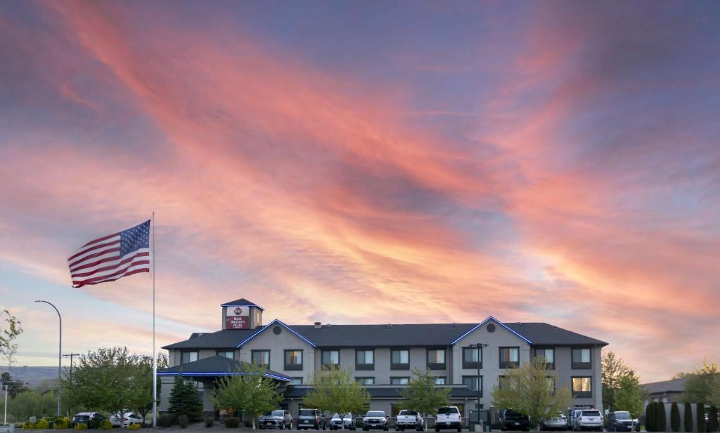 Best Western Plus Ellensburg Hotel image
