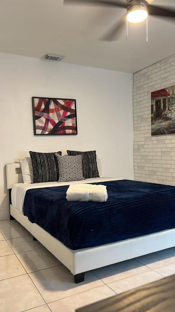 Entire 2 Bedroom image