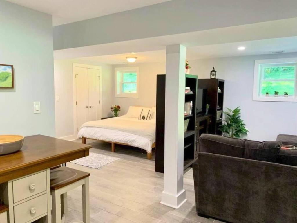 The Suite at Pound Ridge image