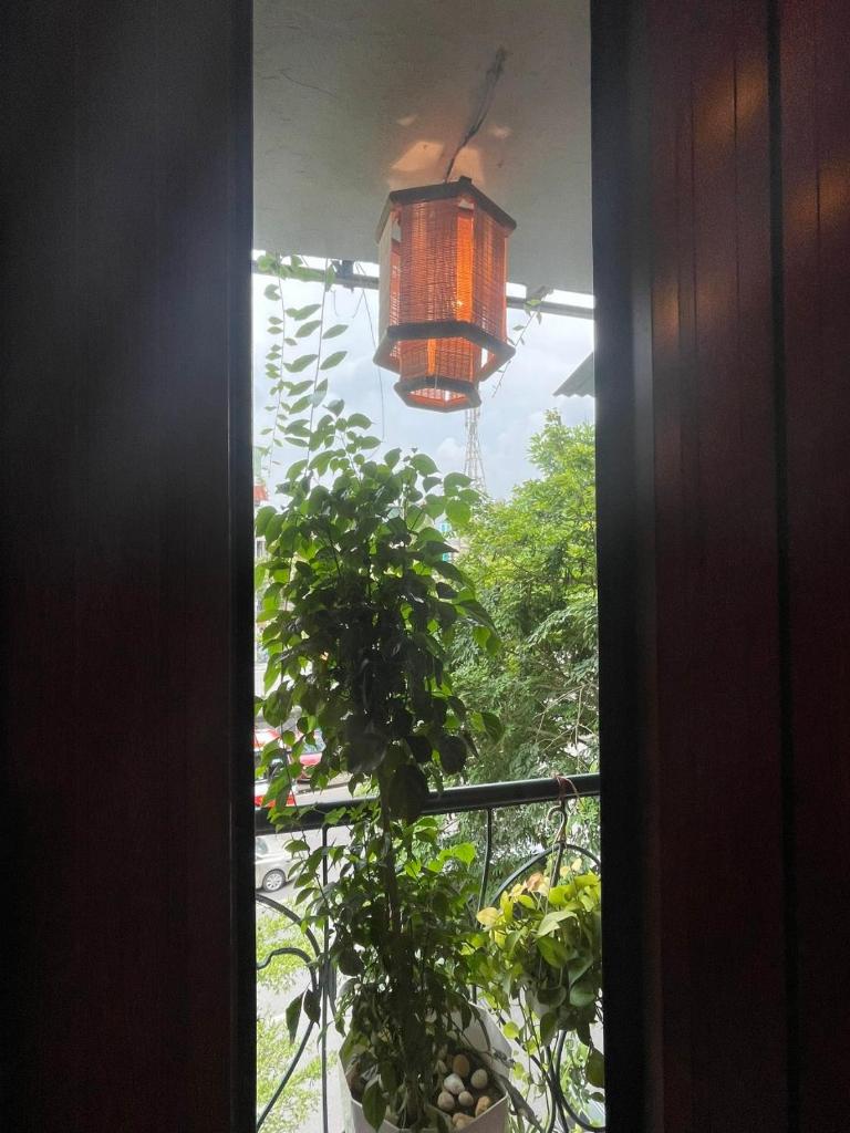 Zeit Home 304, trung tâm Phố Cổ Hà Nội, view Con đường Gốm Sứ, 2 Phòng Ngủ / Free Wifi