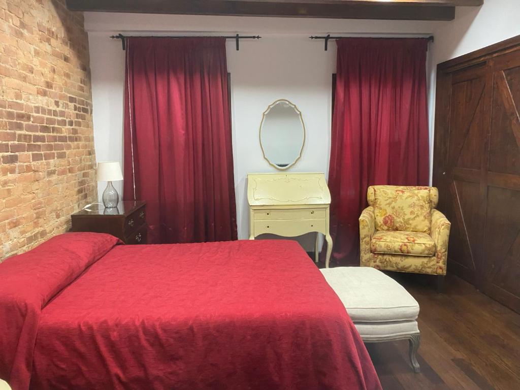 COZY BEDROOM WITH BATH AND SEPARATE ENTRANCe image