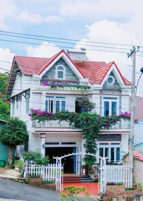 Villa Hoa Giấy