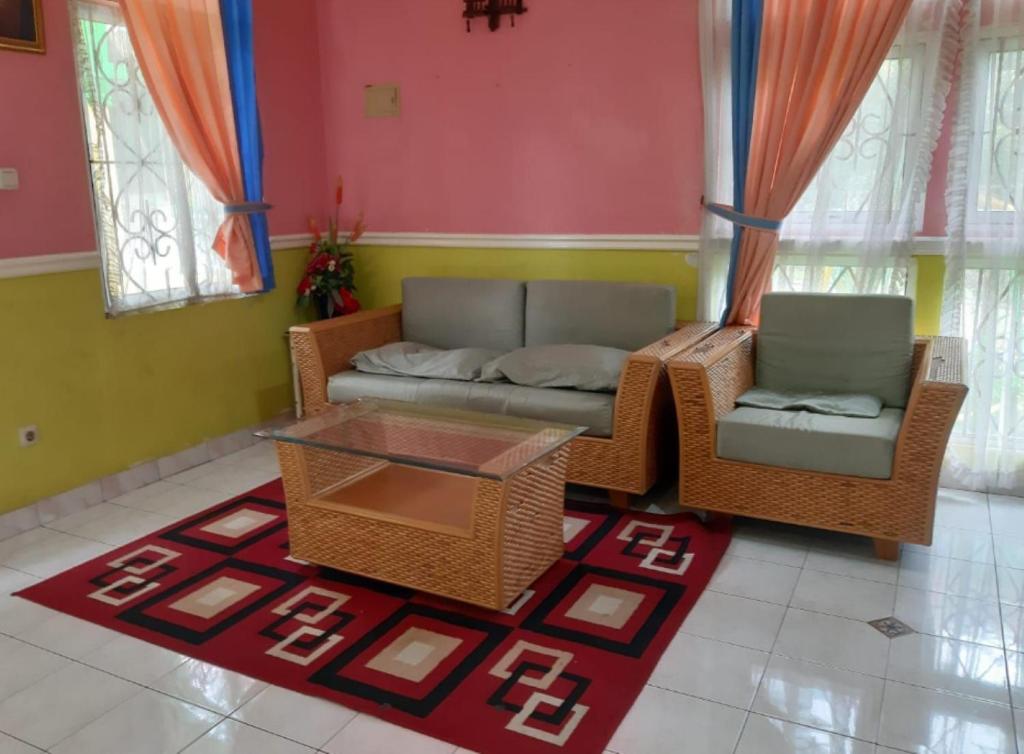 Villa kota bunga puncak bogor 2 kamar ada ac & water heater photo 1