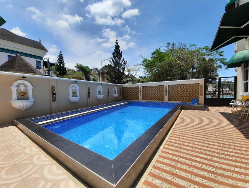 Villa puncak bogor di kota bunga 5 kamar ada kolam photo 1