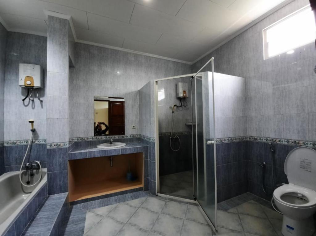 Villa puncak bogor di kota bunga 5 kamar ada kolam photo 4