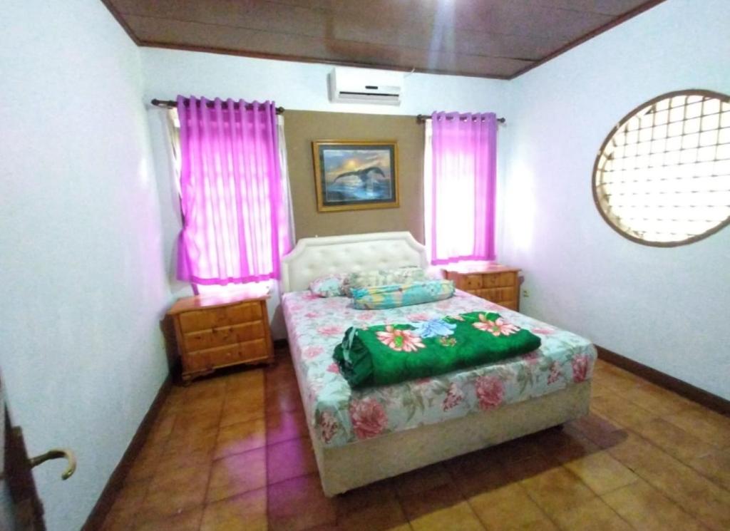Villa 3 kamar puncak bogor at kota bunga konsep osaka japan photo 2