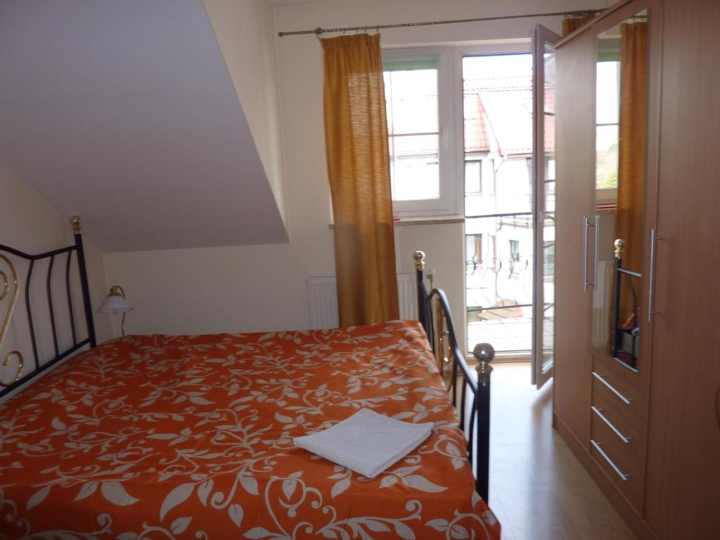 Номер (Односпальная кровать в общем номере для мужчин и женщин), Dandelion B&B
