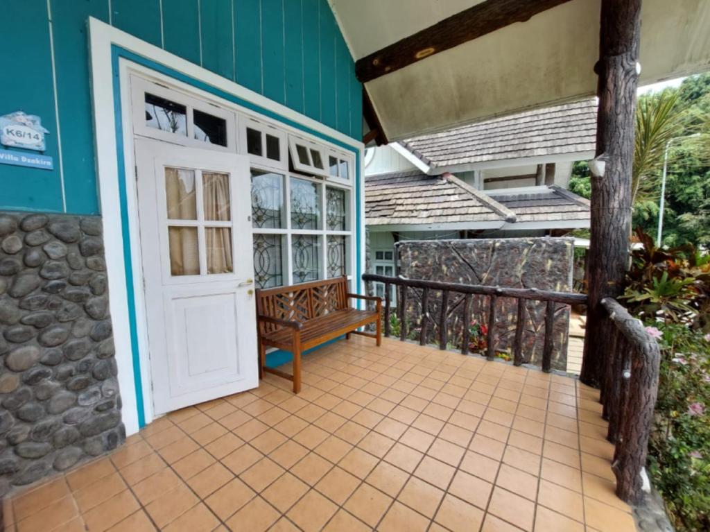 Villa puncak bogor kota bunga 3 kamar ada karoke photo 3