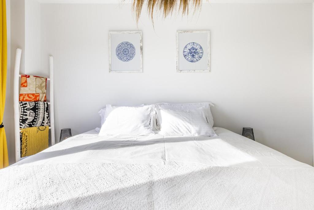 A&N Terrace Coast Apartment with Pool & Parking - Tap to explore photos