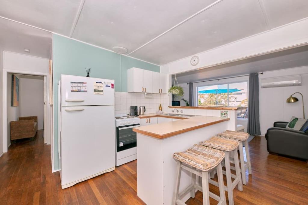 Bird Rock Shack 200m to beach and pet friendly photo 1