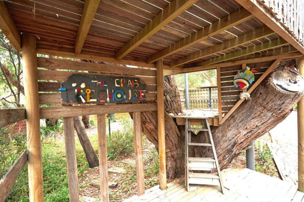 Claystone - walking distance to the beach photo 1