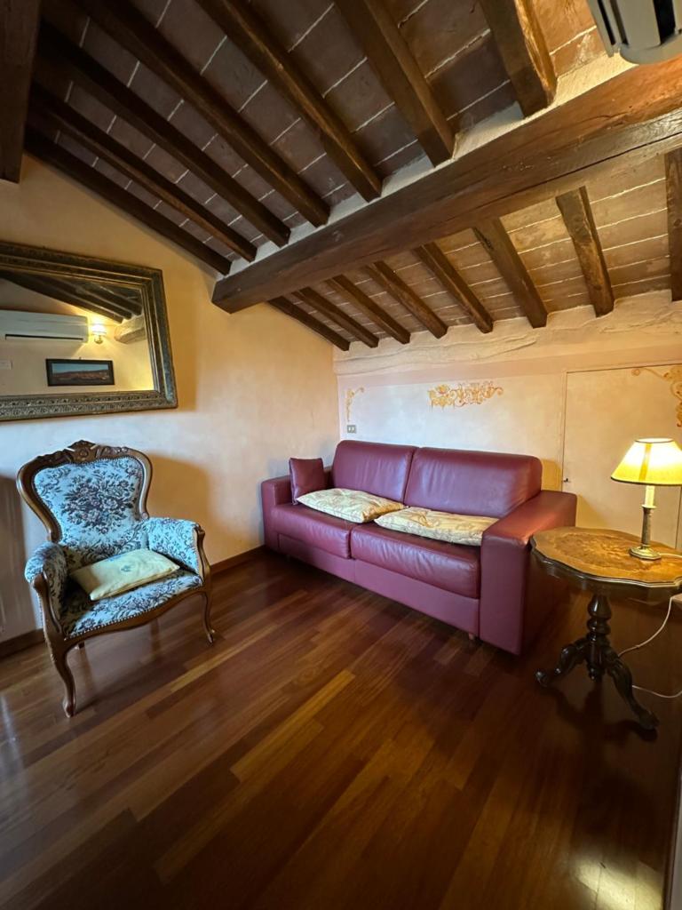 Locanda Guidi - Tap to explore photos
