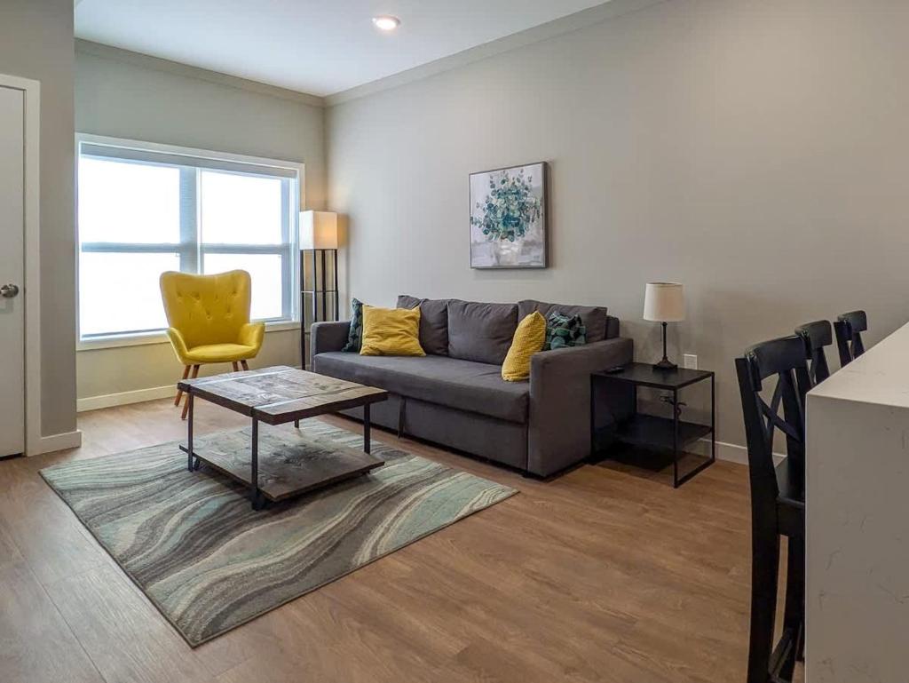 229 Brand New 1 Bedroom 1 Bath 1 Kitchen 1 Liv image