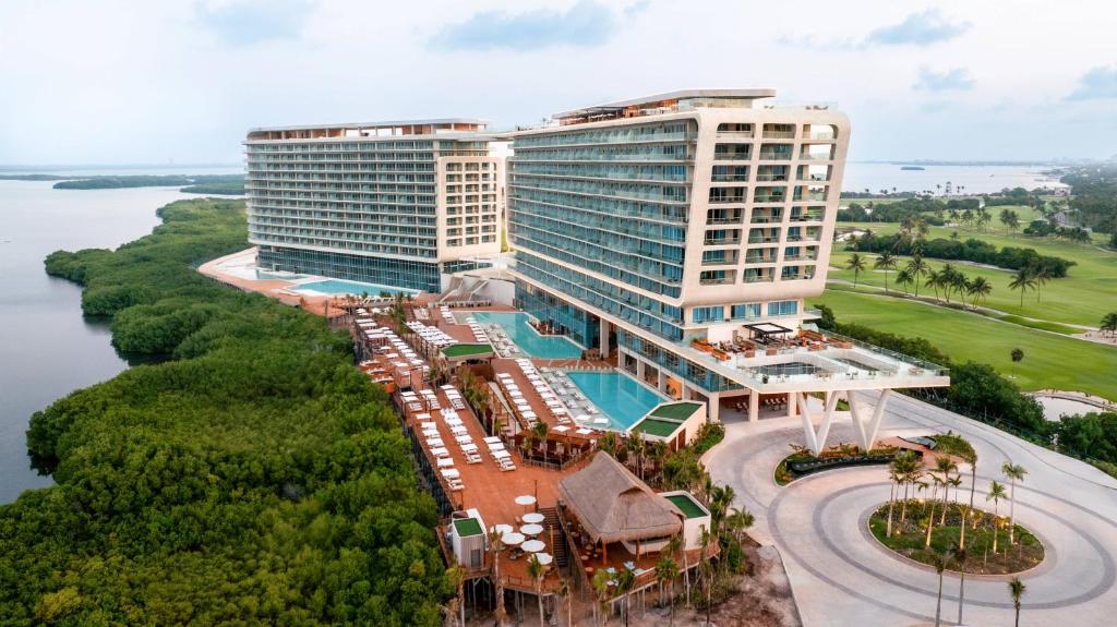 Mondrian Cancun