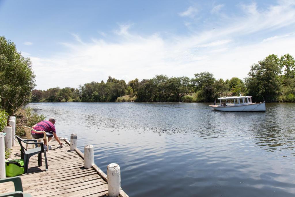 NRMA Bairnsdale Riverside Holiday Park photo 3