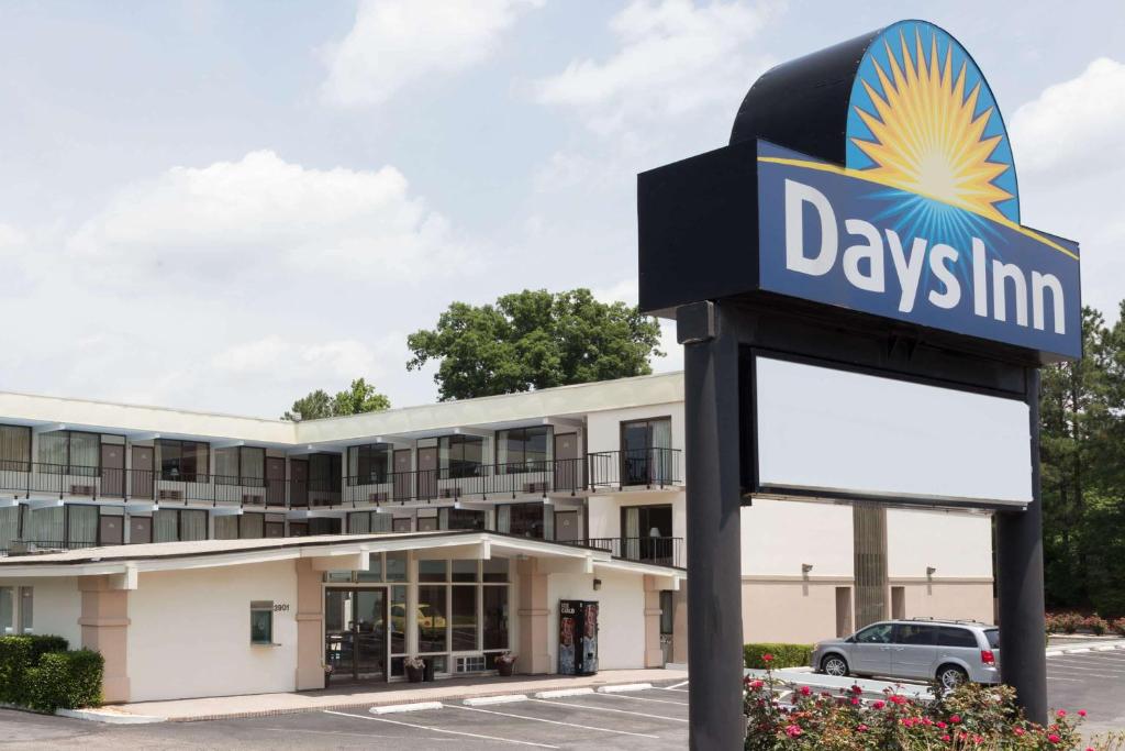 Days Inn by Wyndham Raleigh Downtown South image