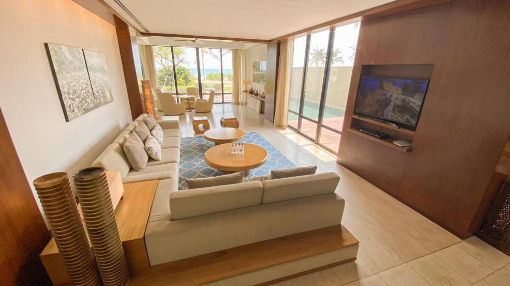 Entire 3 Bedroom Beachfront Villa Danang