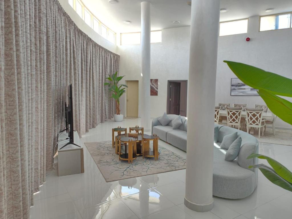 Ebreez lounge photo 2