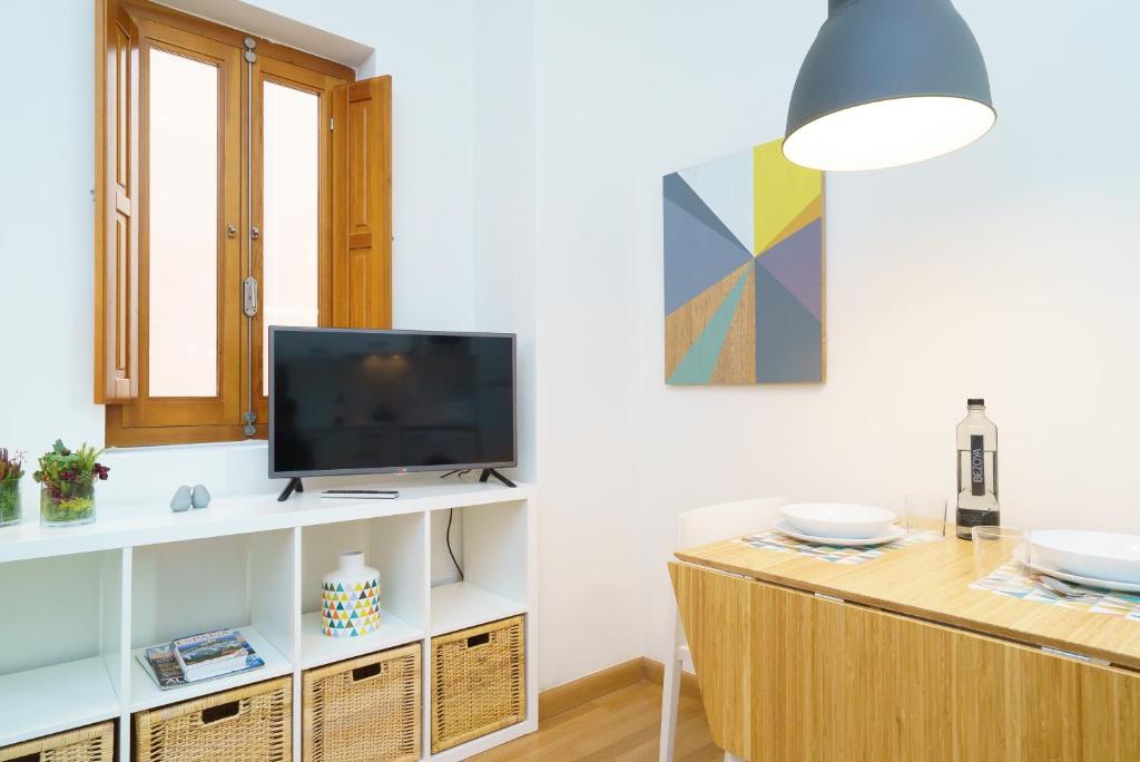 Студио (Номер-студио с балконом (для 4 взрослых)), Valencia Home