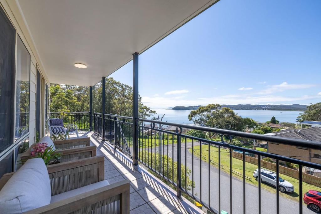 Wanda Up, 80 Randall Dr - spectacular views, aircon and Wi-Fi photo 2