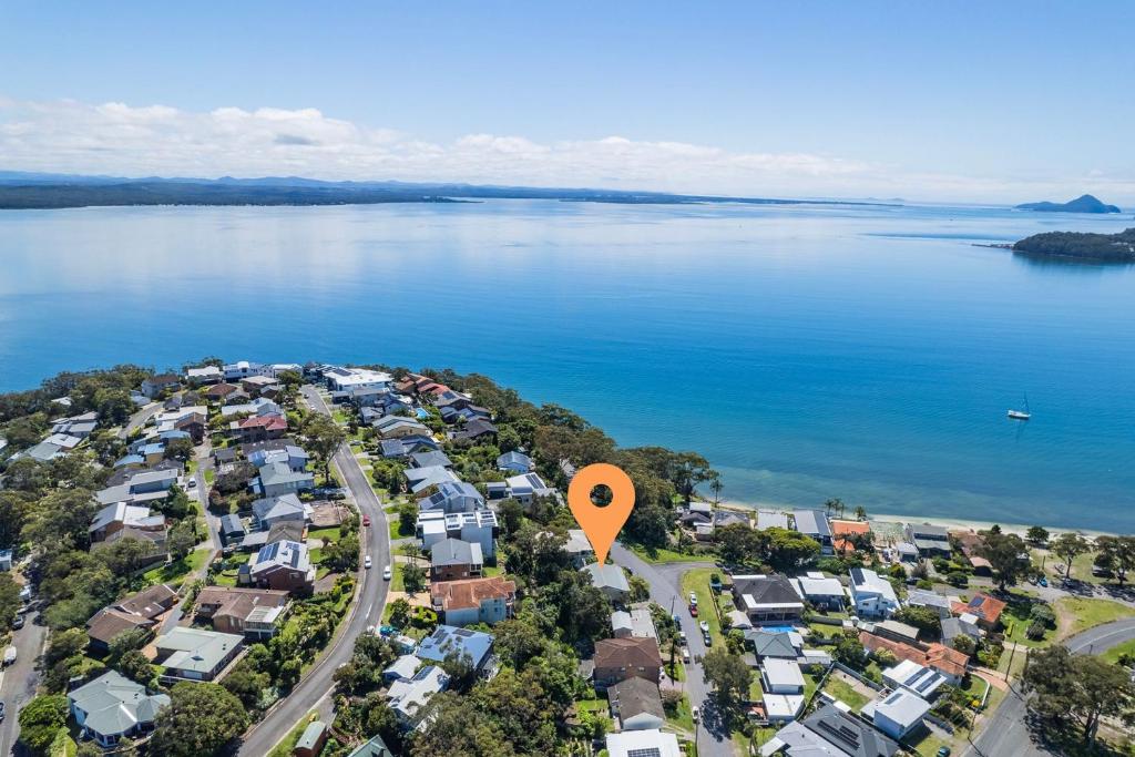 Wanda Up, 80 Randall Dr - spectacular views, aircon and Wi-Fi photo 3