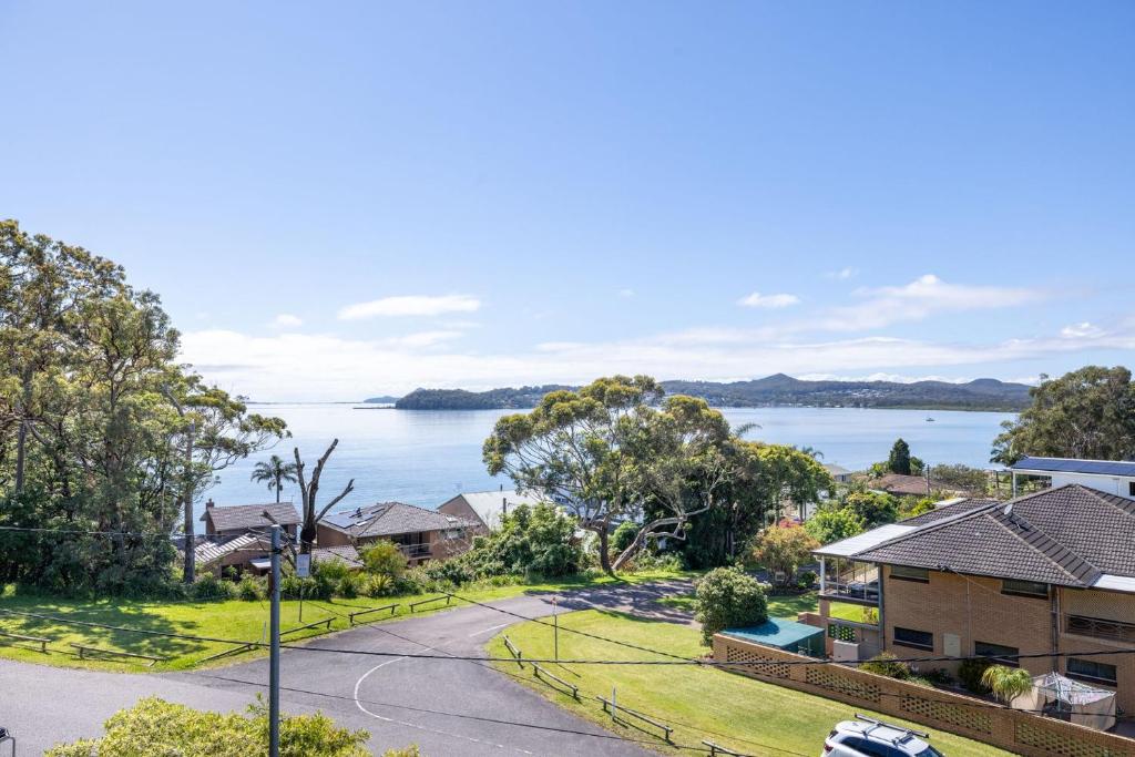 Wanda Up, 80 Randall Dr - spectacular views, aircon and Wi-Fi