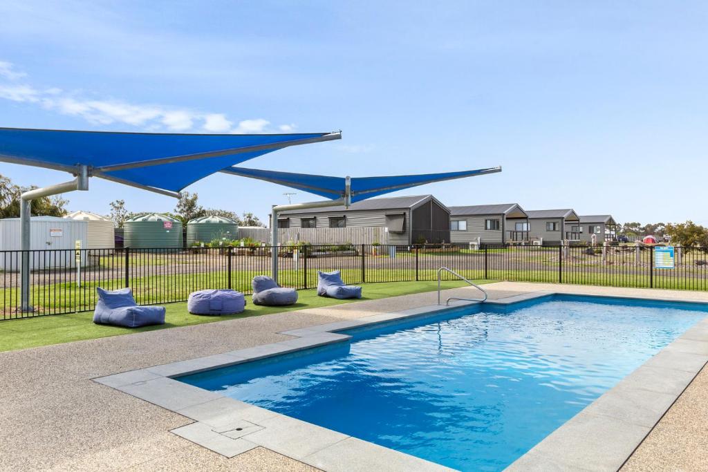 Swan Bay Holiday Park photo 1