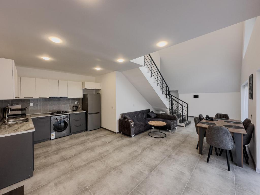 INhouse İsmayıllı photo 1