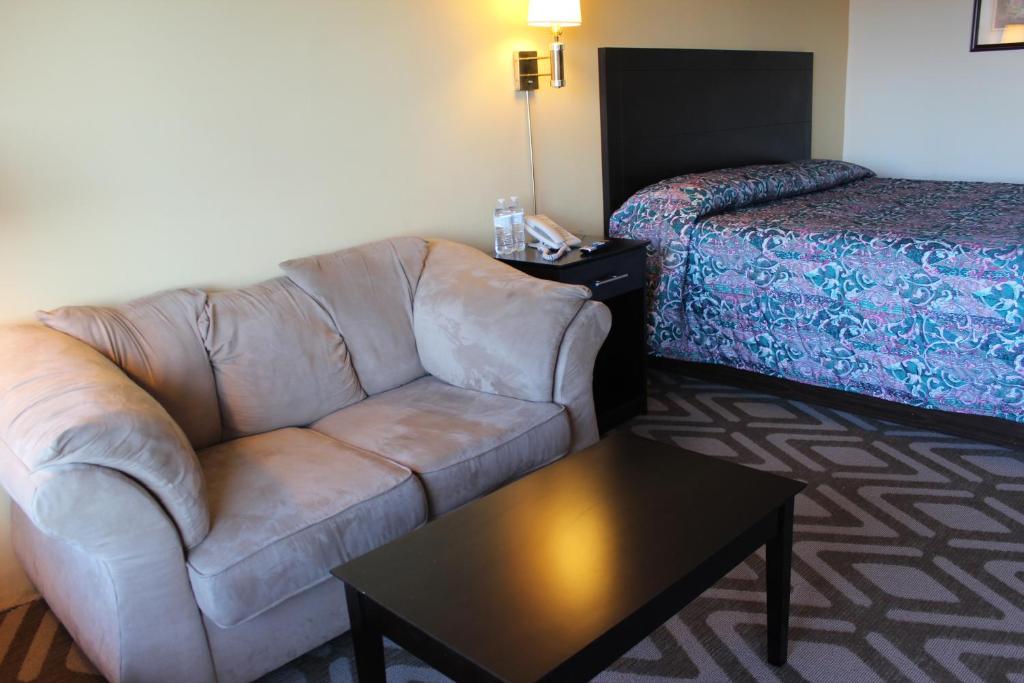 Tourway Inn image